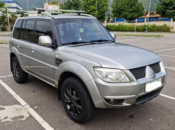 MITSUBISHI PAJERO TR4 2.0 4X2 16V 140CV FLEX 4P AUTOMÁTICO MITSUBISHI PAJERO TR4 2.0 4X2 16V 140CV FLEX 4P AUTOMÁTICO
